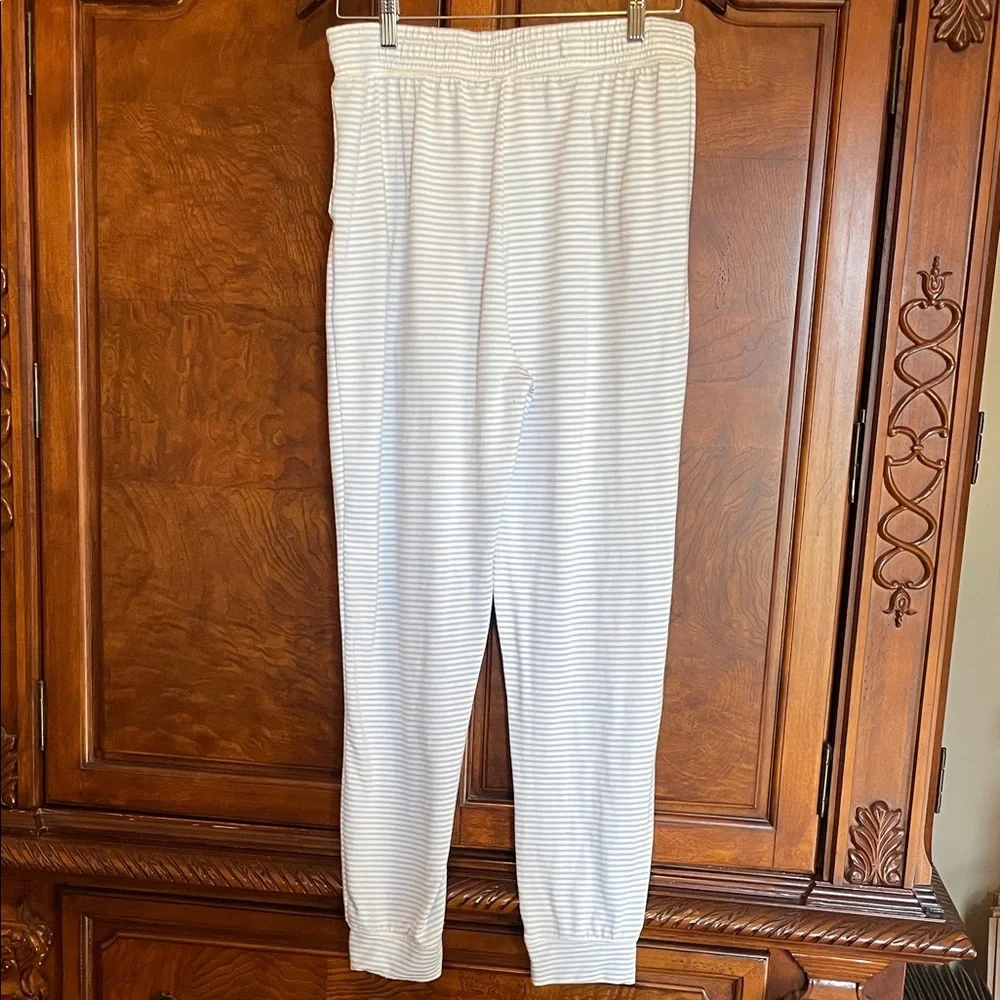 Loft Sleep White Striped Jogger Pants Size Medium - Picture 4 of 4